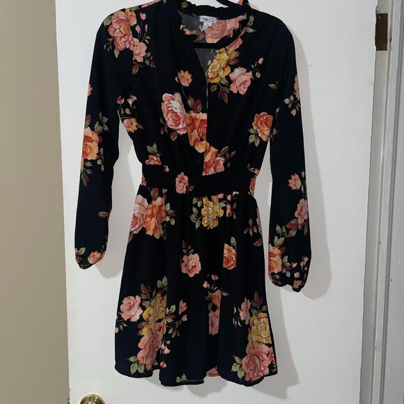 Rue21 Dresses & Skirts - rue21 Black Peach Pink Green Floral Long Sleeved Elastic Waist Dress Size M‎